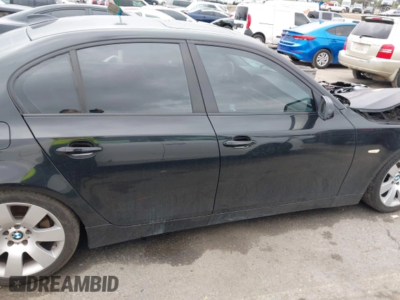 2007 BMW 5 Series 530i with VIN WBANE73577CM57997, listed as a IAAI auction lot 41461292 with 220,424 mi miles. Bid and sale history available at carsss.com. Image 13.
