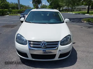 2008 Volkswagen Jetta SE с VIN 3VWRM71K08M108404, выставлен на аукционе IAAI как лот 42469456 с пробегом 125 575 миль миль и . История ставок и продаж доступна на DreamBid. Изображение 6.