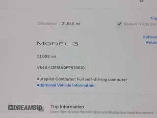 2023 Tesla Model 3 z VIN 5YJ3E1EA9PF576610, wystawiony jako IAAI lot #42206777 z przebiegiem 21 658 mil mil oraz . Historia ofert i sprzedaży dostępna na DreamBid. Obrazek 7.