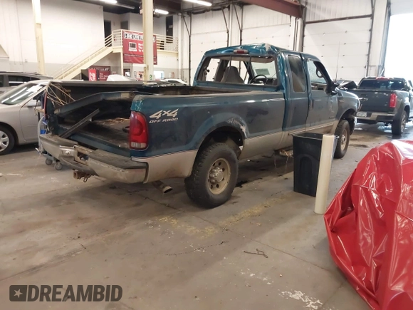 2000 Ford F-250 XL with VIN 1FTNX21F5YEE22098, listed as a IAAI auction lot 40899007 with 254,361 mi miles and . Bid and sale history available at DreamBid. Image 4.