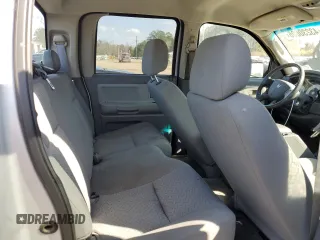 2007 Dodge Dakota ST z VIN 1D7HW28P17S184237, wystawiony jako Copart lot #43230605 z przebiegiem 151 993 mil mil oraz Czysty tytuł • Clean title. Historia ofert i sprzedaży dostępna na DreamBid. Obrazek 10.