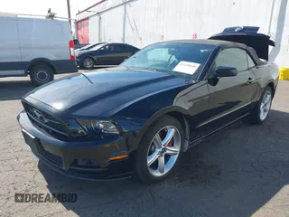 2013 Ford Mustang V6 с VIN 1ZVBP8EM9D5246601, выставлен на аукционе IAAI как лот 42239109 с пробегом 116 780 миль миль и . История ставок и продаж доступна на DreamBid. Изображение 22.