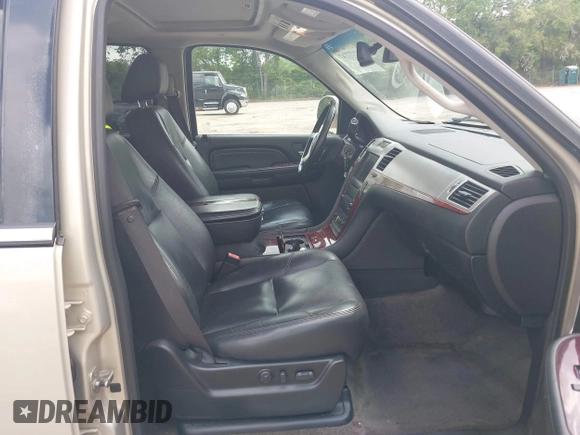 2008 Cadillac Escalade z VIN 1GYEC63868R143876, wystawiony jako IAAI lot #42177747 z przebiegiem 204 770 mil mil oraz . Historia ofert i sprzedaży dostępna na DreamBid. Obrazek 5.