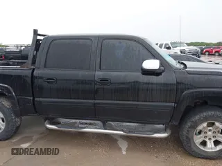 2005 Chevrolet Silverado 1500 LT with VIN 2GCEK13T451222239, listed as a IAAI auction lot 42035279 with 191,439 mi miles and . Bid and sale history available at DreamBid. Image 13.
