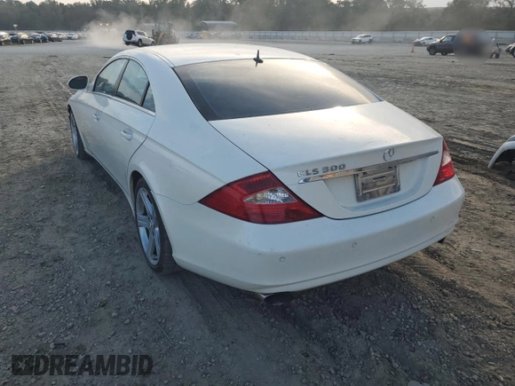 2006 Mercedes-Benz CLS-Class with VIN WDDDJ75X76A059519, listed as a Copart auction lot 72773254 with 99,200 mi miles and Salvage Title. Bid and sale history available at carsss.com. Image 2.
