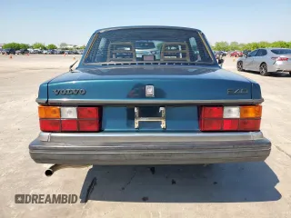 1992 Volvo 240 z VIN YV1AS8805N1467833, wystawiony jako Copart lot #51828515 z przebiegiem 178 826 mil mil oraz Szkoda całkowita • Salvage title. Historia ofert i sprzedaży dostępna na DreamBid. Obrazek 6.