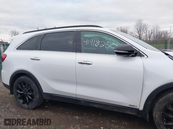 2020 Kia Sorento LX V6 with VIN 5XYPGDA57LG691635, listed as a IAAI auction lot 41918250 with 68,003 mi miles. Bid and sale history available at carsss.com. Image 13.