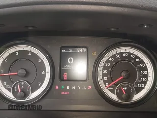 2022 Ram 1500 Tradesman z VIN 3C6JR6DG4NG330058, wystawiony jako IAAI lot #41903518 z przebiegiem 41 210 mil mil oraz . Historia ofert i sprzedaży dostępna na DreamBid. Obrazek 7.