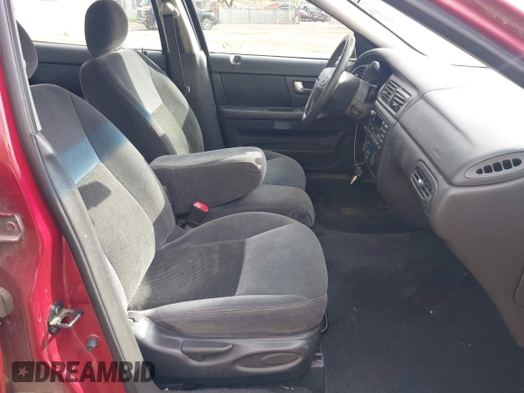 2003 Ford Taurus SE Standard with VIN 1FAFP53UX3G108418, listed as a IAAI auction lot 42042047 with 194,683 mi miles. Bid and sale history available at carsss.com. Image 5.