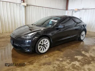 2022 Tesla Model 3 Long Range z VIN 5YJ3E1EB0NF185075, wystawiony jako Copart lot #58950935 z przebiegiem 82 069 mil mil oraz Szkoda całkowita • Salvage title. Historia ofert i sprzedaży dostępna na DreamBid. Obrazek 1.