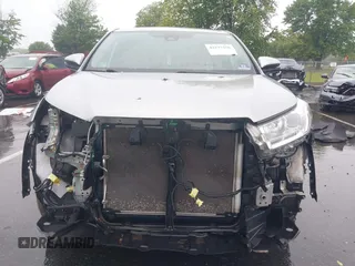 2019 Toyota Highlander LE z VIN 5TDBZRFH9KS975208, wystawiony jako IAAI lot #42277456 z przebiegiem 97 421 mil mil oraz . Historia ofert i sprzedaży dostępna na DreamBid. Obrazek 6.