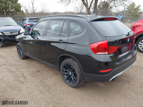 2015 BMW X1 xDrive28i with VIN WBAVL1C57FVY28856, listed as a IAAI auction lot 41695075 with 96,264 mi miles. Bid and sale history available at carsss.com. Image 3.