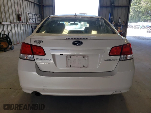 2014 Subaru Legacy z VIN 4S3BMCN67E3027388, wystawiony jako Copart lot #61457714 z przebiegiem Nie podano mil oraz Szkoda całkowita • Salvage title. Historia ofert i sprzedaży dostępna na DreamBid. Obrazek 6.