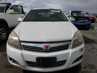 2008 Saturn Astra XR z VIN W08AT671785077484, wystawiony jako Copart lot #43970774 z przebiegiem 67 701 mil mil oraz Szkody całkowita. Historia ofert i sprzedaży dostępna na DreamBid. Obrazek 5.