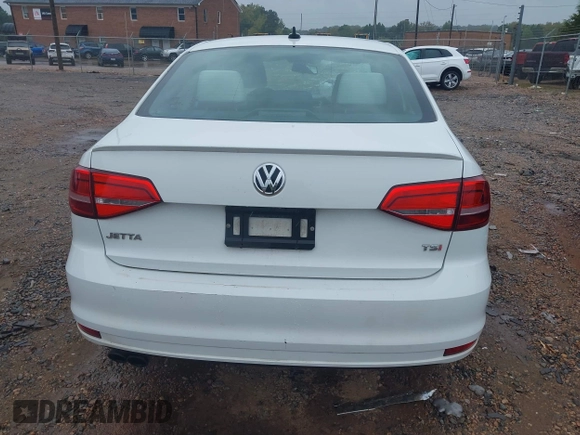 2015 Volkswagen Jetta SE z VIN 3VWD17AJ1FM225271, wystawiony jako IAAI lot #40353904 z przebiegiem 83 317 mil mil oraz . Historia ofert i sprzedaży dostępna na DreamBid. Obrazek 17.