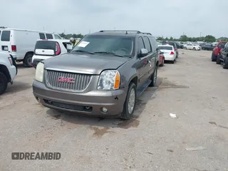 2011 GMC Yukon XL SLT z VIN 1GKS1KE07BR183572, wystawiony jako IAAI lot #42310565 z przebiegiem 341 982 mil mil oraz . Historia ofert i sprzedaży dostępna na DreamBid. Obrazek 2.