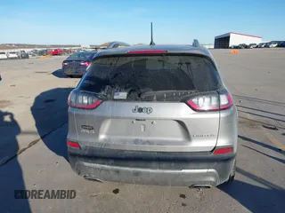 2019 Jeep Cherokee Limited with VIN 1C4PJMDN0KD180598, listed as a IAAI auction lot 41433530 with 137,398 mi miles. Bid and sale history available at carsss.com. Image 17.