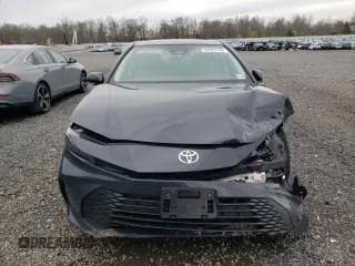2025 Toyota Camry LE with VIN 4T1DAACK6SU020178, listed as a Copart auction lot 52923745 with 6,042 mi miles and Salvage Title. Bid and sale history available at carsss.com. Image 5.