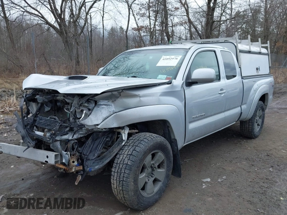 2009 Toyota Tacoma with VIN 5TEUU42N59Z604632, listed as a IAAI auction lot 41892976 with 43,810 mi miles. Bid and sale history available at carsss.com. Image 2.