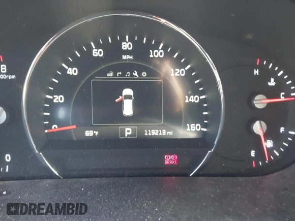 2018 Kia Sorento SX with VIN 5XYPKDA57JG349078, listed as a IAAI auction lot 41136917 with 119,213 mi miles and . Bid and sale history available at carsss.com. Image 15.