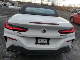 2019 BMW 8 Series M850i xDrive with VIN WBAFY4C54KBX39281, listed as a Copart auction lot 43638835 with 31,657 mi miles and Salvage Title. Bid and sale history available at carsss.com. Image 6.