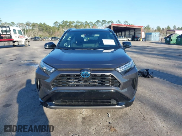 2024 Toyota RAV4 Hybrid XSE with VIN 2T3E6RFV0RW068643, listed as a IAAI auction lot 41621702 with 10,332 mi miles. Bid and sale history available at carsss.com. Image 12.