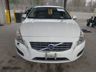 2013 Volvo S60 T6 R-Design Platinum with VIN YV1902FH2D1218127, listed as a IAAI auction lot 41901029 with 97,741 mi miles. Bid and sale history available at carsss.com. Image 12.