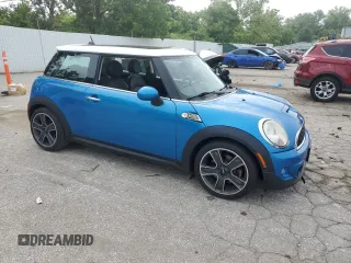 2011 MINI Hardtop S with VIN WMWSV3C54BTY13746, listed as a Copart auction lot 60811275 with 93,346 mi miles and Clean title. Bid and sale history available at DreamBid. Image 4.