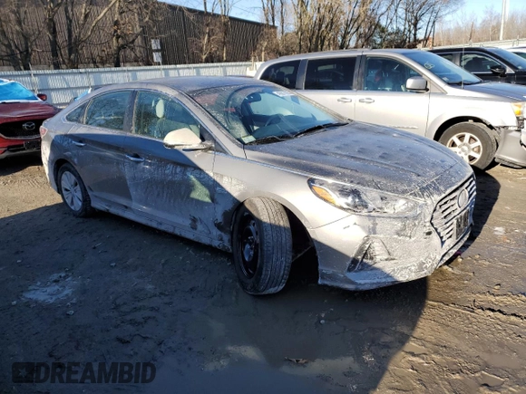 2018 Hyundai Sonata Hybrid SE with VIN KMHE24L3XJA078631, listed as a Copart auction lot 43017925 with 90,103 mi miles and Salvage Title. Bid and sale history available at carsss.com. Image 4.