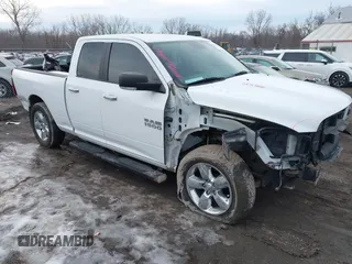 2017 Ram 1500 Big Horn z VIN 1C6RR7GT2HS721143, wystawiony jako IAAI lot #41634614 z przebiegiem 141 991 mil mil oraz . Historia ofert i sprzedaży dostępna na DreamBid. Obrazek 1.