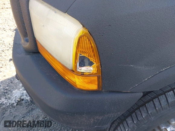 2001 Ford Excursion Limited z VIN 1FMNU43S81EB86661, wystawiony jako IAAI lot #41308069 z przebiegiem 252 337 mil mil oraz . Historia ofert i sprzedaży dostępna na DreamBid. Obrazek 6.