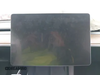 2024 Tesla Model Y Long Range z VIN 7SAYGDEEXRF230169, wystawiony jako IAAI lot #41723049 z przebiegiem Nie podano mil oraz . Historia ofert i sprzedaży dostępna na DreamBid. Obrazek 7.