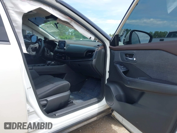 2021 Nissan Rogue SV z VIN 5N1AT3BB7MC725557, wystawiony jako IAAI lot #42172629 z przebiegiem 105 460 mil mil oraz . Historia ofert i sprzedaży dostępna na DreamBid. Obrazek 5.