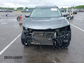 2015 Nissan Rogue SL z VIN 5N1AT2MV5FC799273, wystawiony jako IAAI lot #42281369 z przebiegiem 132 648 mil mil oraz . Historia ofert i sprzedaży dostępna na DreamBid. Obrazek 13.