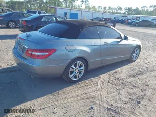 2011 Mercedes-Benz E-Class E 350 with VIN WDDKK5GFXBF080505, listed as a IAAI auction lot 41759498 with 226,419 mi miles. Bid and sale history available at carsss.com. Image 4.