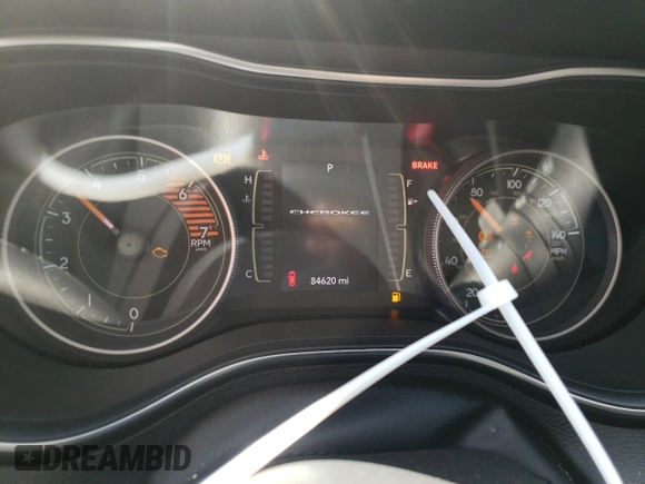 2019 Jeep Cherokee Latitude Plus z VIN 1C4PJMLN3KD333945, wystawiony jako Copart lot #56859834 z przebiegiem 84 620 mil mil oraz Szkoda całkowita • Salvage title. Historia ofert i sprzedaży dostępna na DreamBid. Obrazek 9.