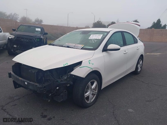 2020 Kia Forte LXS with VIN 3KPF24AD6LE225516, listed as a IAAI auction lot 41781268 with 227,009 mi miles. Bid and sale history available at carsss.com. Image 2.