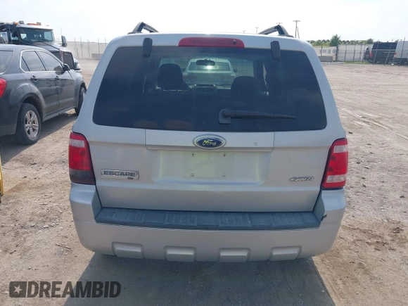 2008 Ford Escape XLT with VIN 1FMCU93188KD05798, listed as a IAAI auction lot 42497044 with 215,954 mi miles and . Bid and sale history available at DreamBid. Image 16.