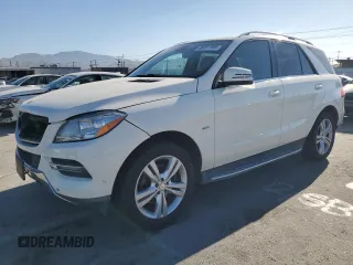 2012 Mercedes-Benz M 350 z VIN 4JGDA5HBXCA036533, wystawiony jako Copart lot #46351995 z przebiegiem 158 298 mil mil oraz Szkoda całkowita • Salvage title. Historia ofert i sprzedaży dostępna na DreamBid. Obrazek 1.