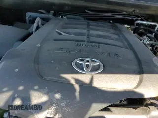 2017 Toyota Sequoia SR5 with VIN 5TDZY5G16HS068193, listed as a Copart auction lot 69493765 with 103,479 mi miles and Salvage title. Bid and sale history available at DreamBid. Image 14.