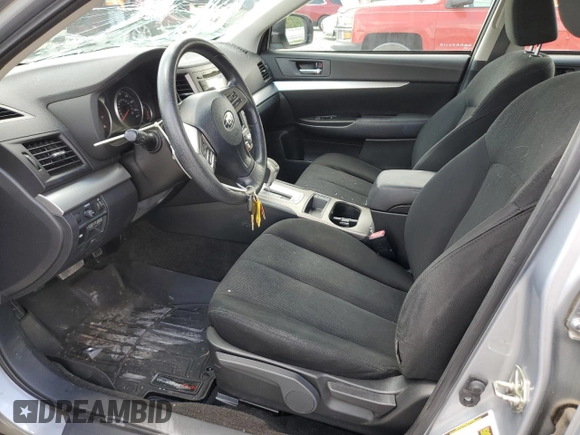 2014 Subaru Outback 2.5i z VIN 4S4BRCAC9E3220635, wystawiony jako Copart lot #62101105 z przebiegiem 175 951 mil mil oraz Szkoda całkowita • Salvage title. Historia ofert i sprzedaży dostępna na DreamBid. Obrazek 7.