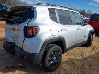 2021 Jeep Renegade Latitude with VIN ZACNJCBB6MPM80996, listed as a IAAI auction lot 41676526 with Not Provided miles. Bid and sale history available at carsss.com. Image 4.