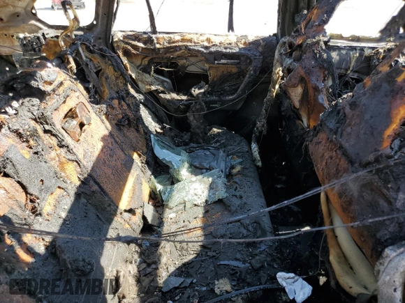 2024 Toyota RAV4 XSE z VIN JTMFB3FV2RD213319, wystawiony jako Copart lot #57088405 z przebiegiem Nie podano mil oraz Szkoda całkowita • Salvage title. Historia ofert i sprzedaży dostępna na DreamBid. Obrazek 11.