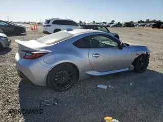 2023 Toyota 86 Premium z VIN JF1ZNBE17P9752912, wystawiony jako Copart lot #56538765 z przebiegiem 31 403 mil mil oraz Szkoda całkowita • Salvage title. Historia ofert i sprzedaży dostępna na DreamBid. Obrazek 3.