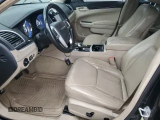 2014 Chrysler 300 with VIN 2C3CCAAG3EH373465, listed as a Copart auction lot 55664055 with 118,284 mi miles and Clean Title. Bid and sale history available at DreamBid. Image 7.