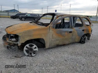 2005 GMC Envoy SLE z VIN 1GKDT13S152238645, wystawiony jako Copart lot #54501005 z przebiegiem Nie podano mil oraz Nie do naprawy. Historia ofert i sprzedaży dostępna na DreamBid. Obrazek 1.