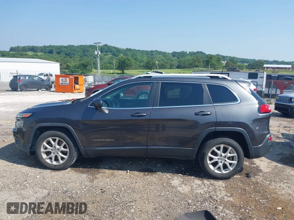 2016 Jeep Cherokee Latitude with VIN 1C4PJLCB1GW113585, listed as a IAAI auction lot 42457964 with 92,736 mi miles and . Bid and sale history available at DreamBid. Image 14.