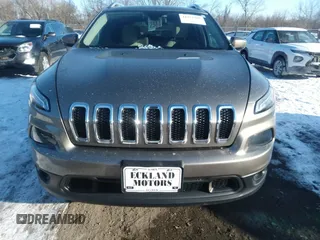 2017 Jeep Cherokee Latitude с VIN 1C4PJMCS8HW620426, выставлен на аукционе IAAI как лот 41252209 с пробегом 136 138 миль миль и . История ставок и продаж доступна на DreamBid. Изображение 12.