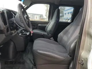 2002 Chevrolet Express with VIN 1GAHG39R921201628, listed as a Copart auction lot 52041725 with 72,472 mi miles and Clean Title. Bid and sale history available at carsss.com. Image 7.
