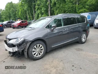 2019 Chrysler Pacifica Touring L with VIN 2C4RC1BG3KR721310, listed as a Copart auction lot 61145255 with 48,171 mi miles and Salvage title. Bid and sale history available at DreamBid. Image 1.